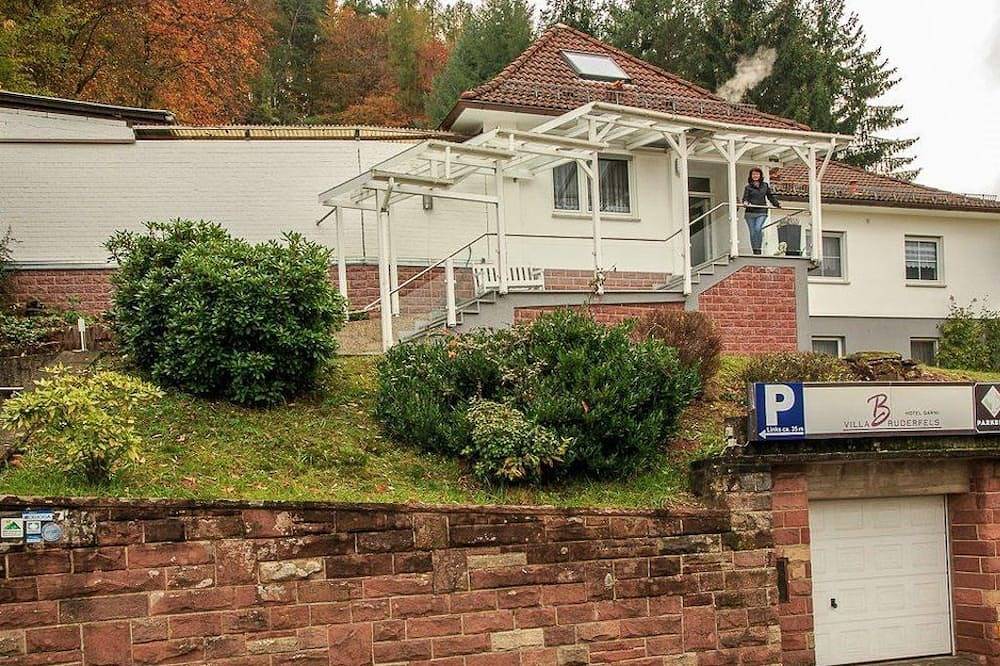 Villa Bruderfels, Hotel Garni - Doppelzimmer Dusche/Wc in Rodalben, Landkreis Südwestpfalz