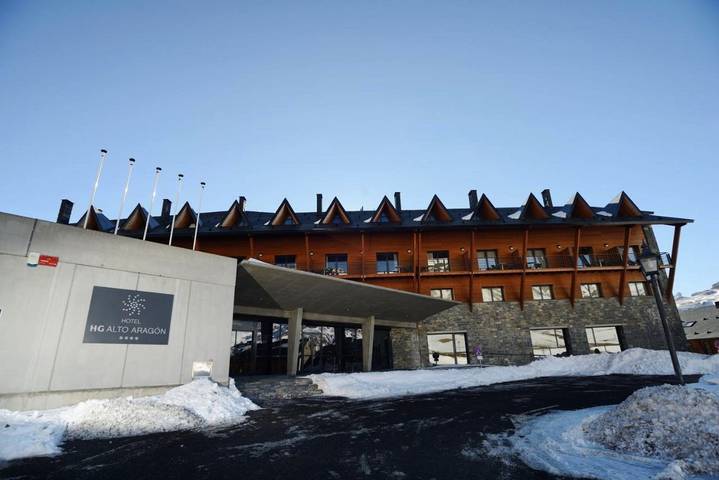 Hôtel pour 4 personnes, avec jacuzzi et sauna ainsi que terrasse et piscine dans Formigal - 4