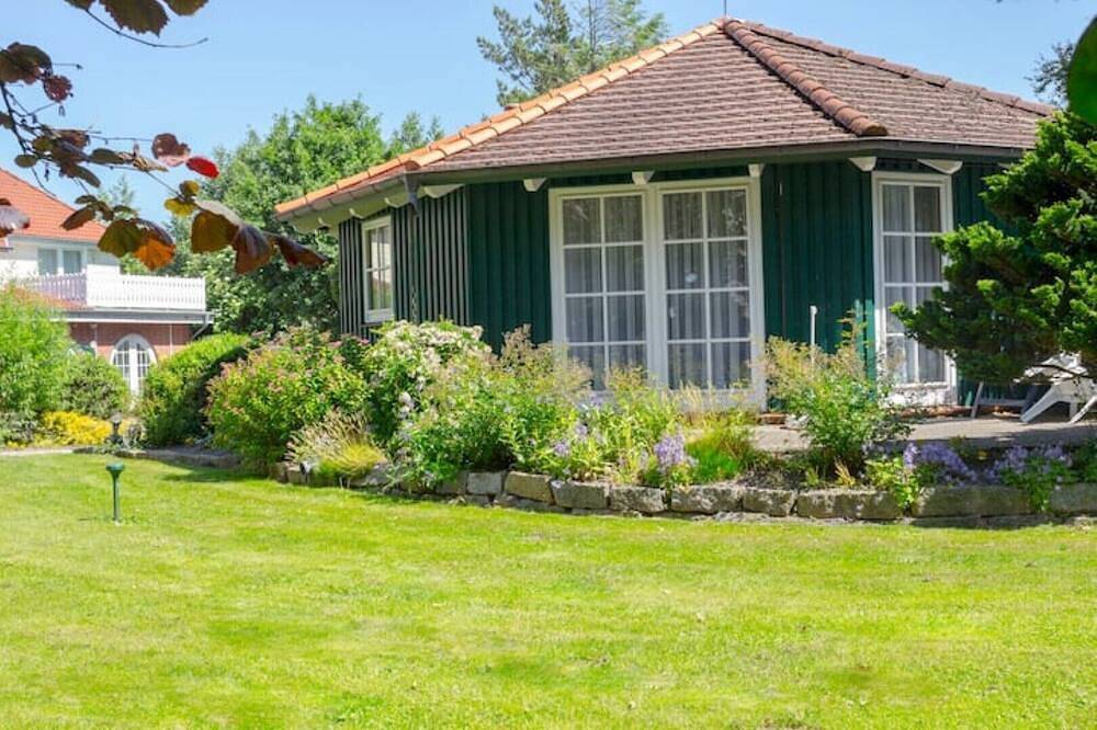 Ganze Wohnung, Pavillon- Haus Windrose: Ruhe und Strandgenuss vereint - 900 Meter zum Strand in Stinteck, Westerdeichstrich