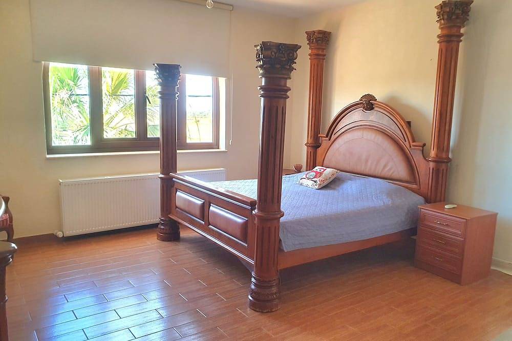 Ideal for 3 families or more! in Larnaca, Larnaca District