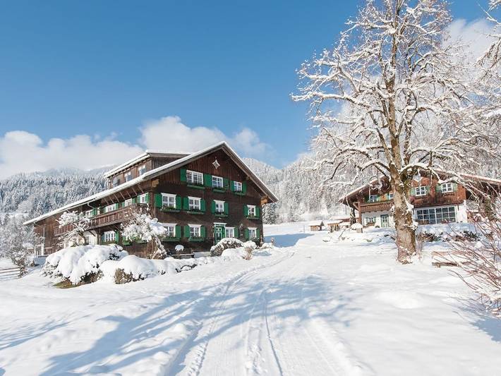 Ferienhaus für 4 Personen, mit Whirlpool und Terrasse sowie Garten und Sauna in Blaichach - 2