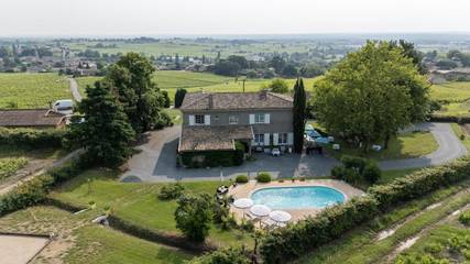 Maison d’hôte pour 2 personnes, avec jardin ainsi que vue et piscine à Saint-Lager