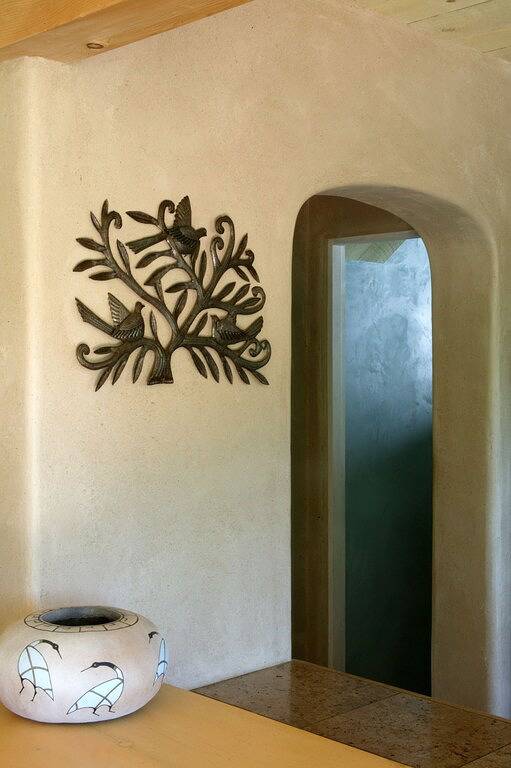 Unübertroffene Nachthimmel und frische Bergluft in einem traditionellen Dorf in Cañada de los Alamos, Santa Fe County