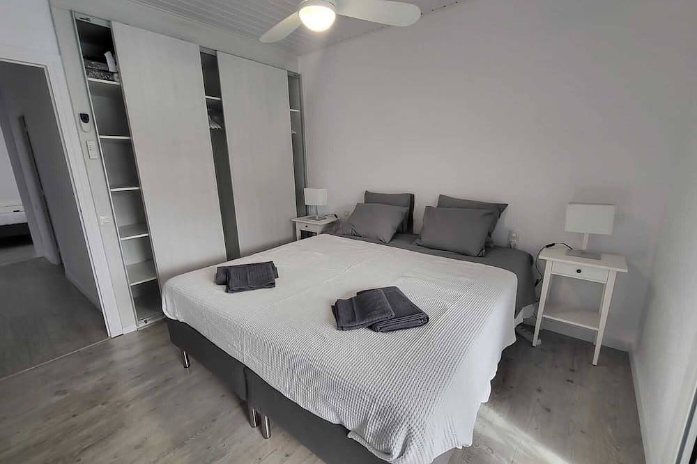 Charming villa with swimming pool, very well equipped and 900m from the beach in Torredembarra, Costa Dorada