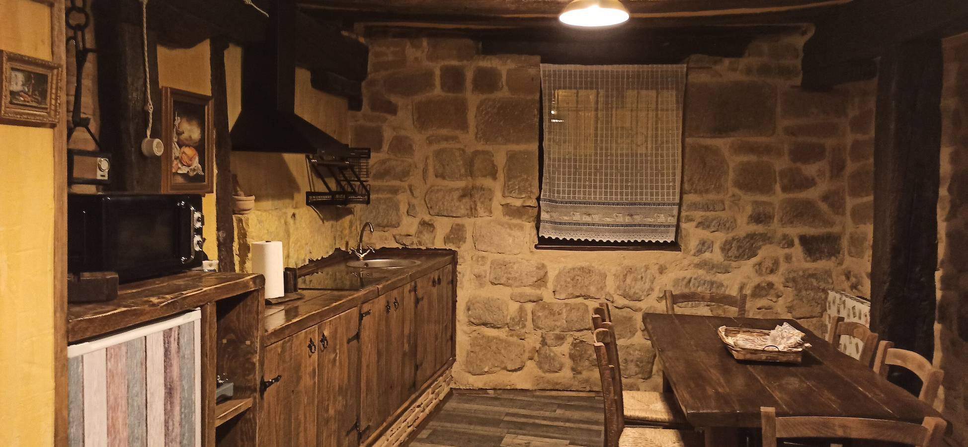 Casa de vacaciones 'La Casa Del Ayer' con vistas a la montaña in Ábalos, Provincia de La Rioja