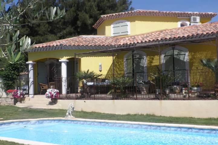 Maison de vacances pour 8 personnes, avec terrasse et jardin à Cuges-les-Pins