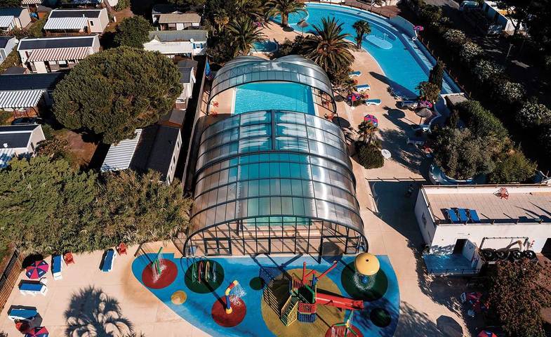 Camping pour 8 personnes, avec piscine ainsi que terrasse et bassin pour enfant à Saint-Georges-d'Oléron - 2