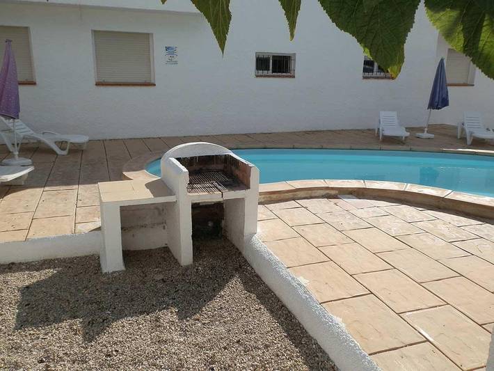 Casa rural para 6 personas, con vistas y terraza además de jardín y piscina, Se admiten mascotas en Deltebre - 2