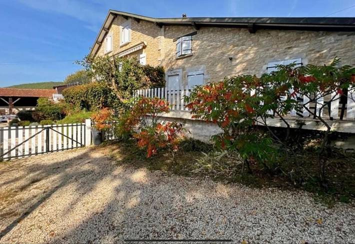 Location de vacances pour 6 personnes, avec terrasse ainsi que jacuzzi et piscine, animaux acceptés à La Boissière-d'Ans - 4