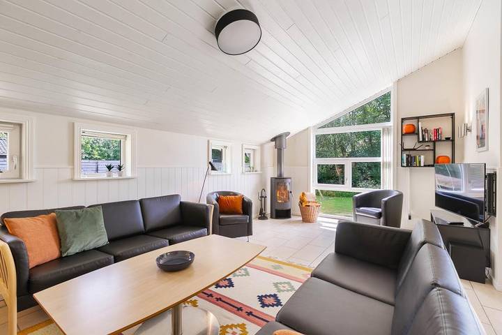 Beautiful holiday home in prime location with large games room in Nørre Nebel, Región de Varde