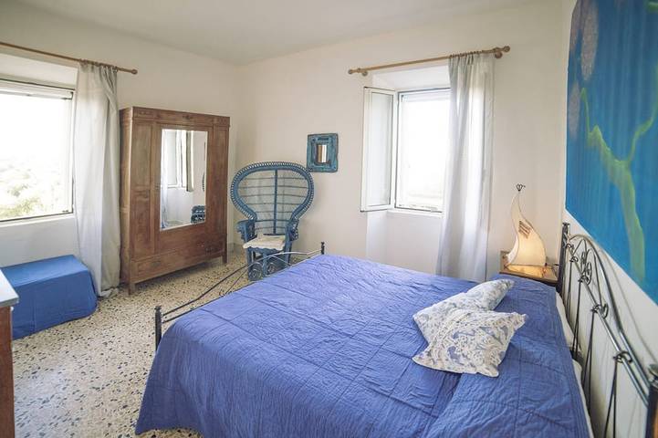 Altes Gallura-Bauernhaus mit Liegeplatz oder Beiboot, strategische Lage mit 2 Häusern in Lutturai, San Teodoro