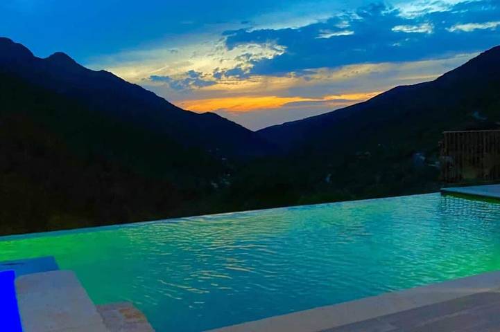Appartement de vacances pour 4 personnes, avec piscine ainsi que jardin et jacuzzi en Corse