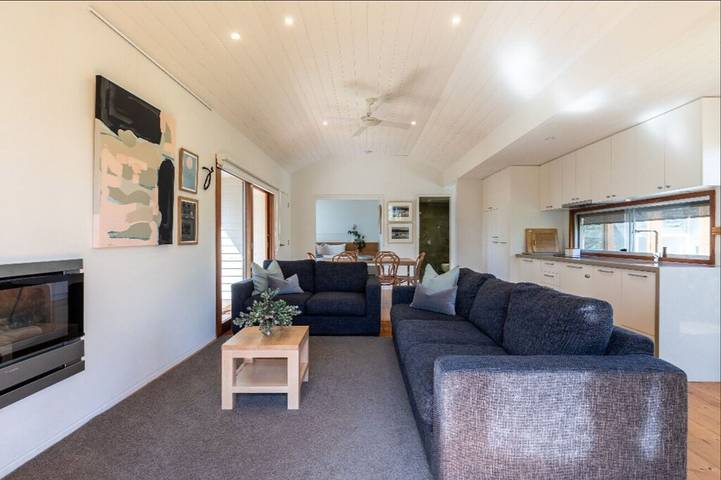 Holiday home for 6 people, with terrace and garden, with pets in Barwon Heads
