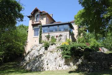 Hôtel pour 20 personnes, avec vue et jardin, animaux acceptés à Morestel