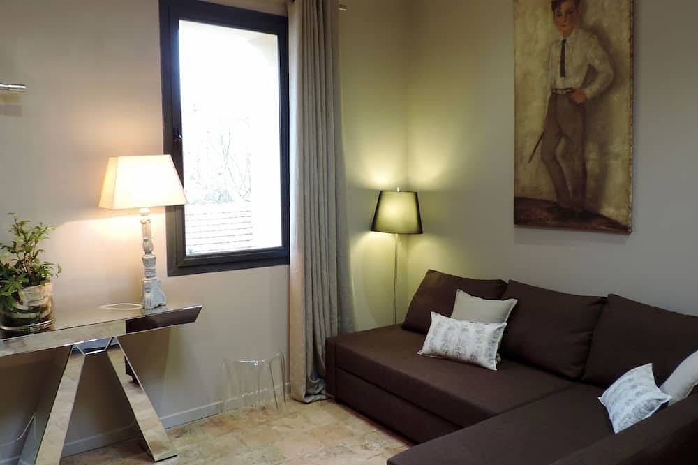 Village house historic center in Villeneuve-lès-Avignon, Nimes region