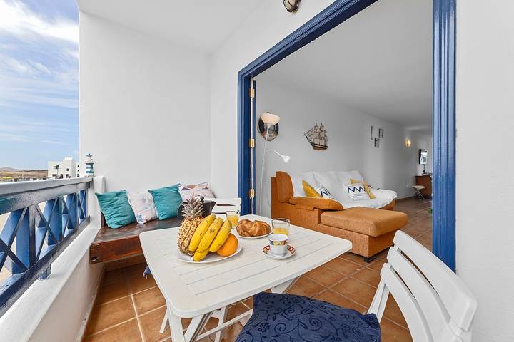 Ganze Wohnung, Ferienwohnung für 6 Personen mit Terrasse in Caleta de Caballo, Teguise