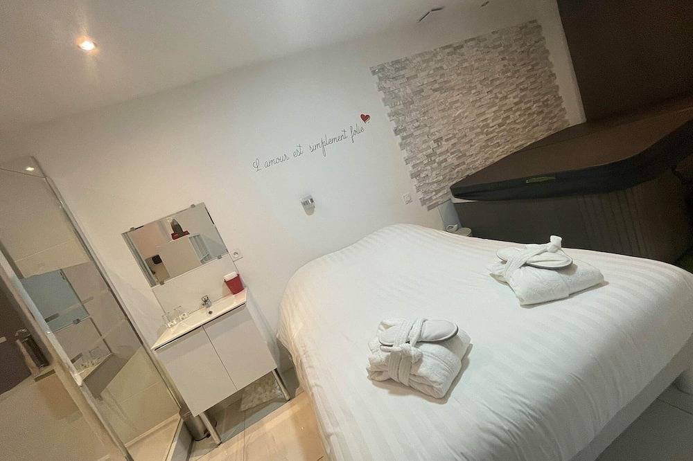 Suite avec jacuzzi privatif in Le Rove, Côte méditerranéenne (France)