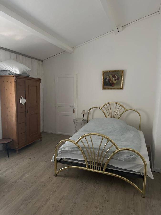 Gîte pour 3 personnes, avec jardin et terrasse ainsi que vue et piscine, animaux acceptés à Louhans - 2