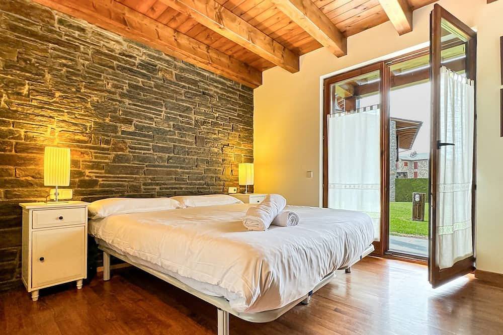 Cal Fontcitrana, casa de montaña in Llivia, Parque Natural Regional de los Pirineos Catalanes