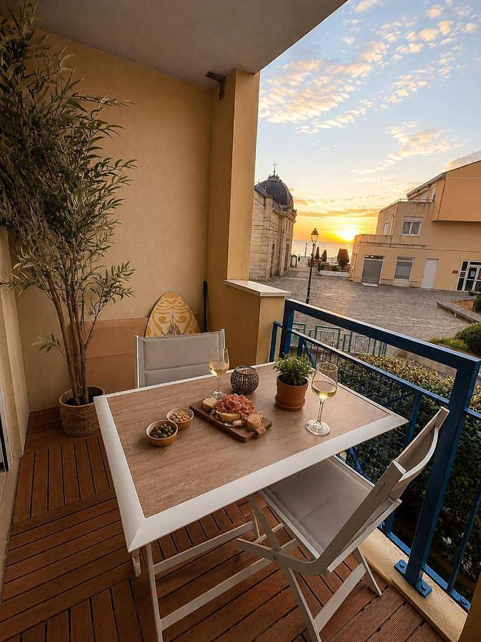 Appartement de vacances pour 4 personnes, avec Balcon et Terrasse ainsi que Piscine et Vue