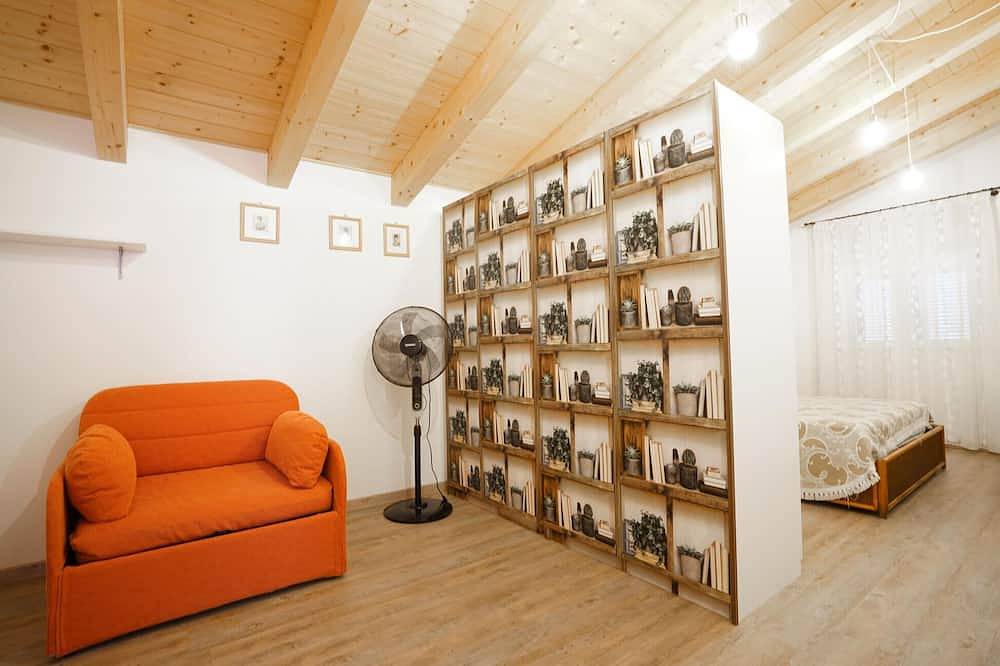 Lovely home in Imperia with Wifi in Borgo Sant'Agata, Imperia