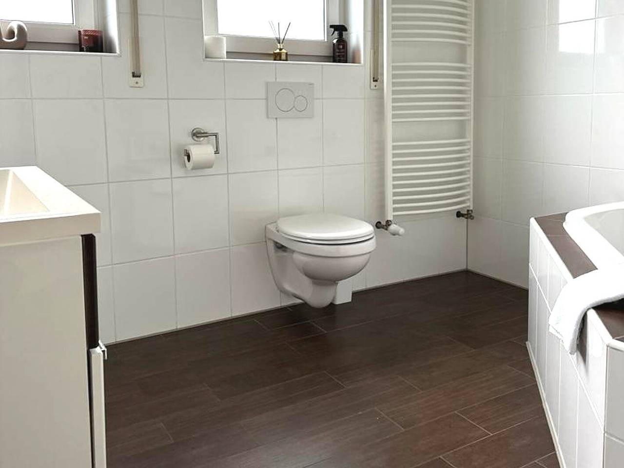 Apartamento entero, Apartamento 'Mid - Century' con terraza compartida, jardín compartido y Wi-Fi in Schloß Holte-Stukenbrock, Renania del Norte-Westfalia