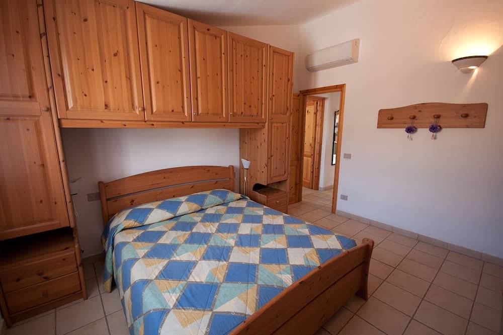 Ganze Wohnung, Ferienwohnung mit Blick auf das Meer in einem  Wohnkomplex mit Swimmingpool in Monte Petrosu, San Teodoro