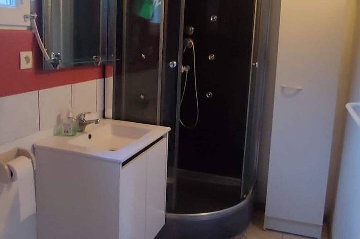 Location de vacances pour 4 personnes, avec Terrasse ainsi que Jardin et Piscine à Marcillac-Saint-Quentin - 4