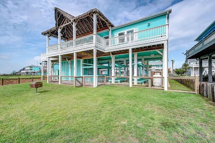Vacation house for 20 people, with balcony and hot tub as well as yard in Crystal Beach TX (US)
