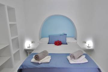 Apartment for 5 People in Milos, Cyclades, Photo 1