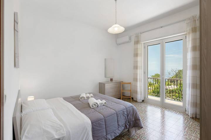 Entire apartment, Apartment 'Vista Mare A Due Passi Dal Sentiero Degli Dei' with Sea View, Wi-Fi and Air Conditioning in Pianillo, Agerola