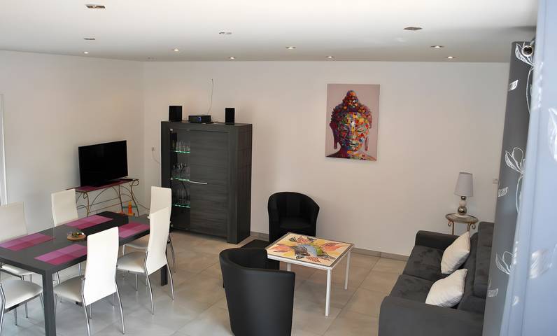 Casa rural 'La Grange Soleil' con terraza privada, Wi-Fi y aire acondicionado in Veigné, Región de Tours