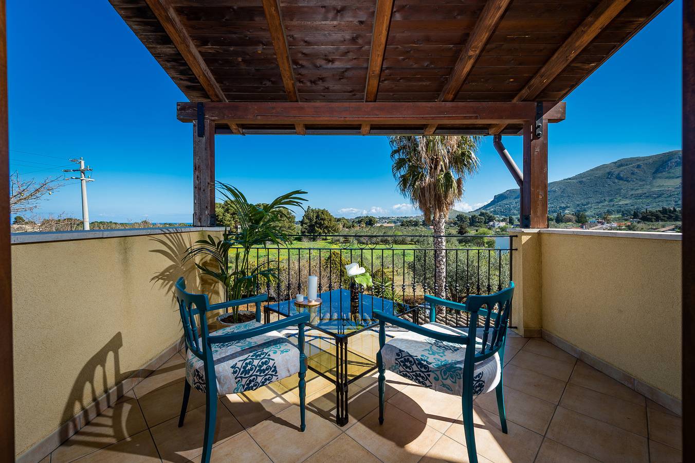 Villa Delux met bergzicht, verwarmd bubbelbad, tuin & Wi-Fi in Castellammare del Golfo, Provincie Trapani