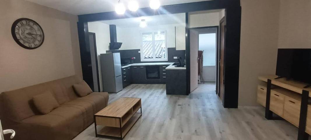 Location de vacances pour 8 personnes, avec jardin et piscine, animaux acceptés à Lagorce - 3