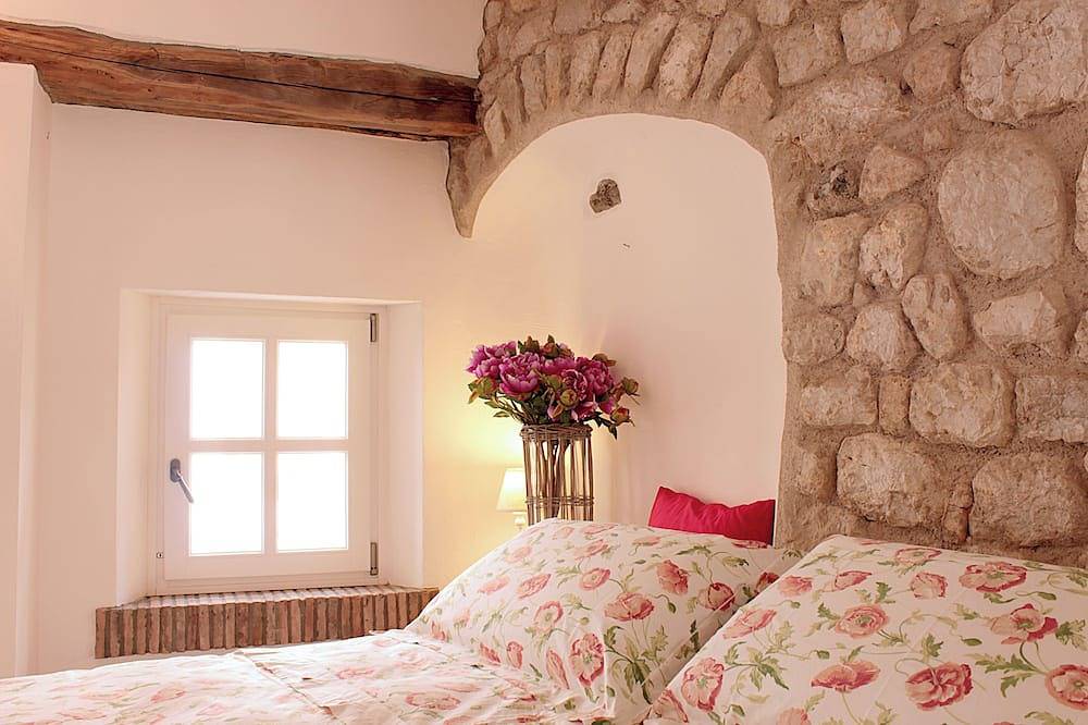 Appartamento intero, Residenza Cà Bianca - Appartamento Refosco - Centro Storico Polcenigo in Polcenigo, Prealpi Carniche