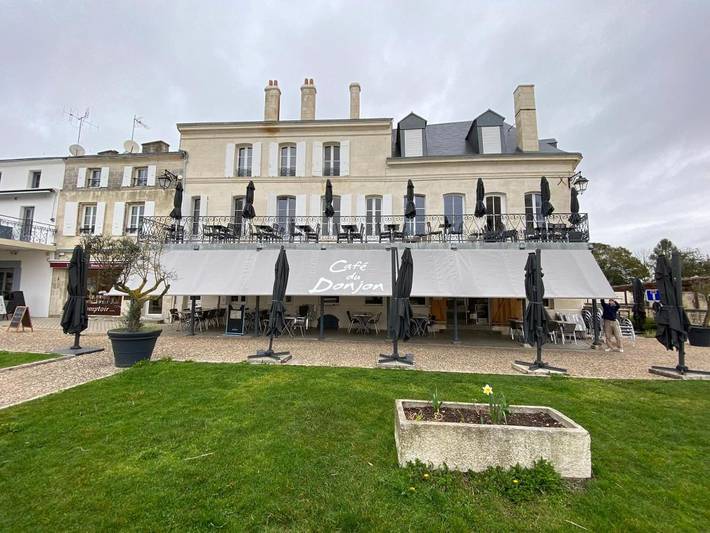 Hôtel pour 2 personnes, avec jardin ainsi que terrasse et vue à Pons - 3