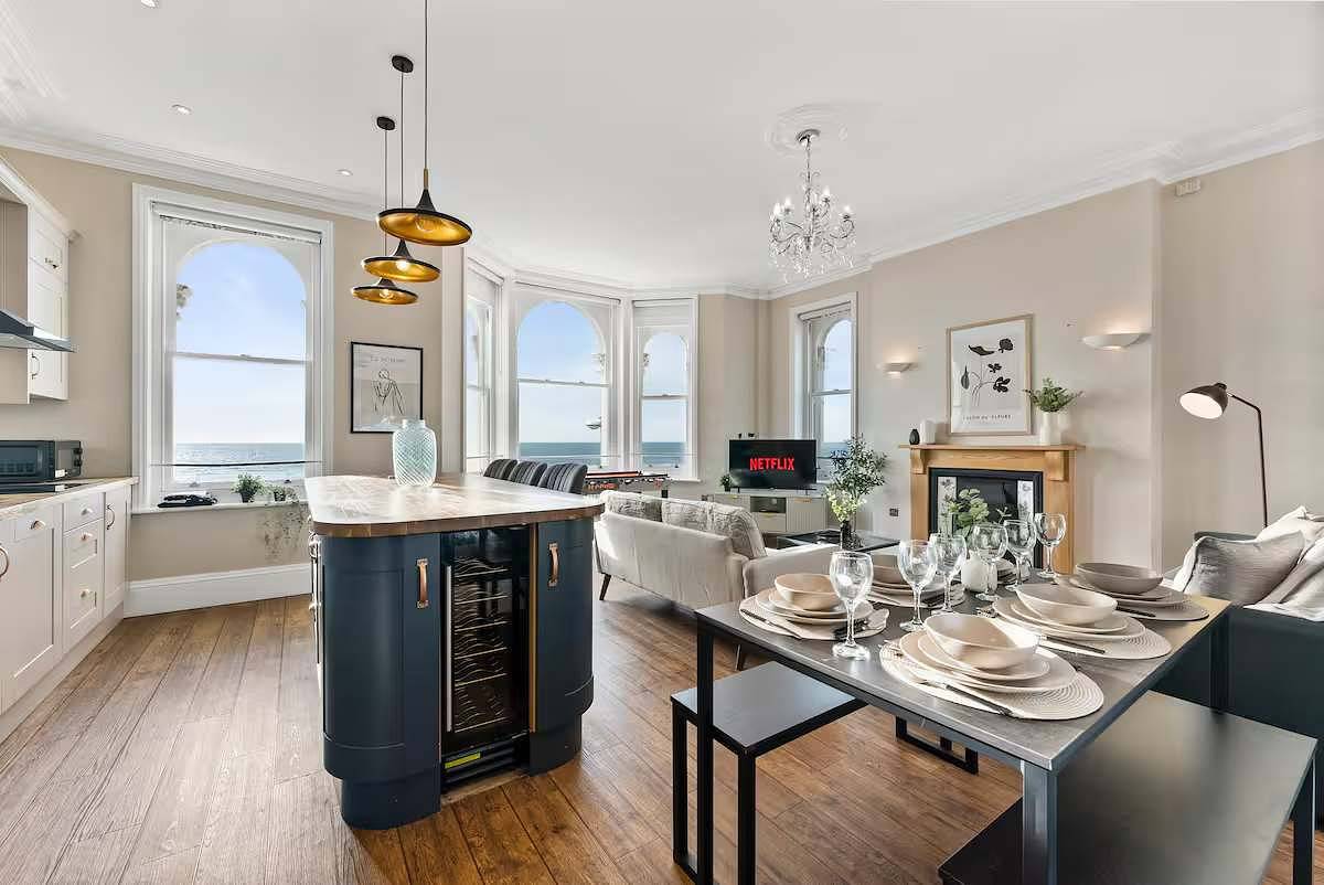 Apartamento entero, Seafront Duplex Worthing Beach - Sea Views 8 Guests in Worthing, Sussex Occidental