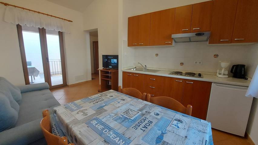 Ferienwohnung für 2 Personen, mit Balkon/Terrasse in Funtana - 2