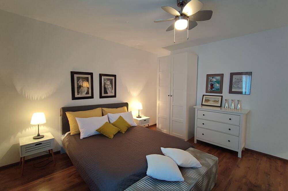 Villa Danica with private pool and Wifi Near Center Of The Town And 2km Beach in Pula, Pula-Medulin