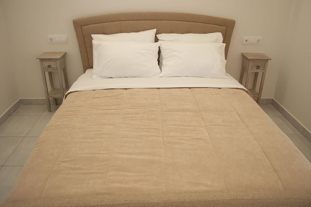 Ganze Wohnung, Vista Mare Suites , 2 min drive to the sea (1) in Karpathos