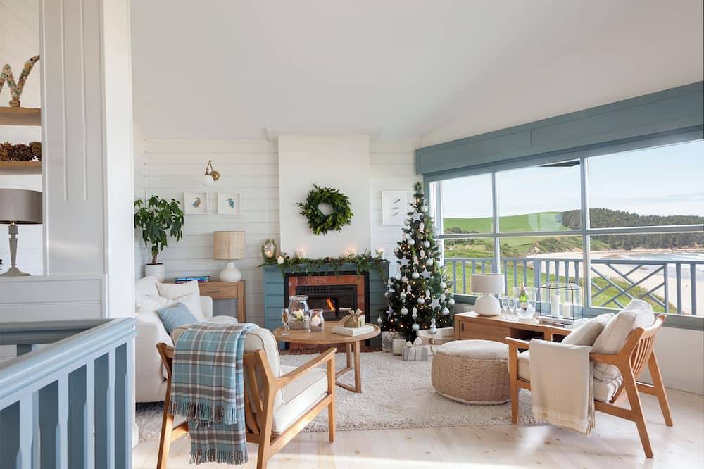 Rumoroso Oyambre Cantabria, Fairy tale house in Oyambre beach, near Comillas in San Vicente de la Barquera, Oyambre Natural Park