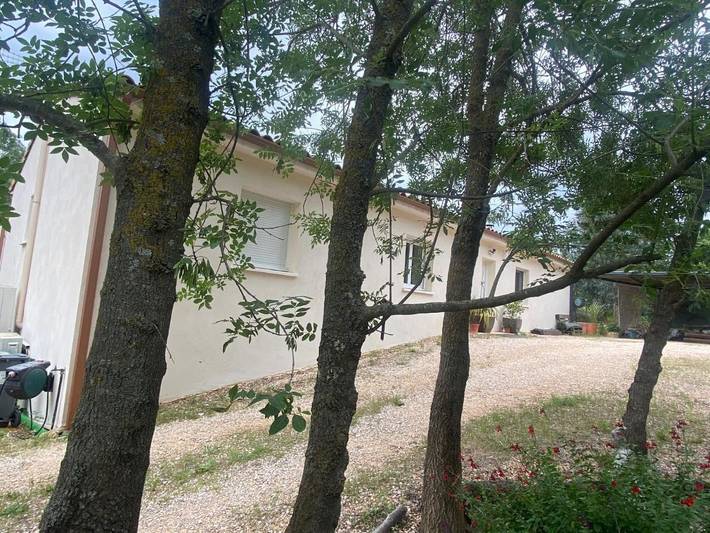 Gîte pour 4 personnes, avec Terrasse ainsi que Jardin et Vue à Lieuran-Cabrières