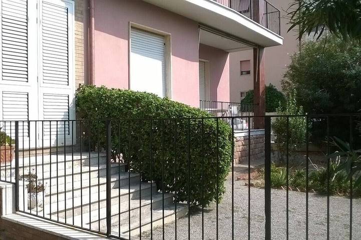 Ferienwohnung für 5 Personen, mit Garten und Balkon in Livorno