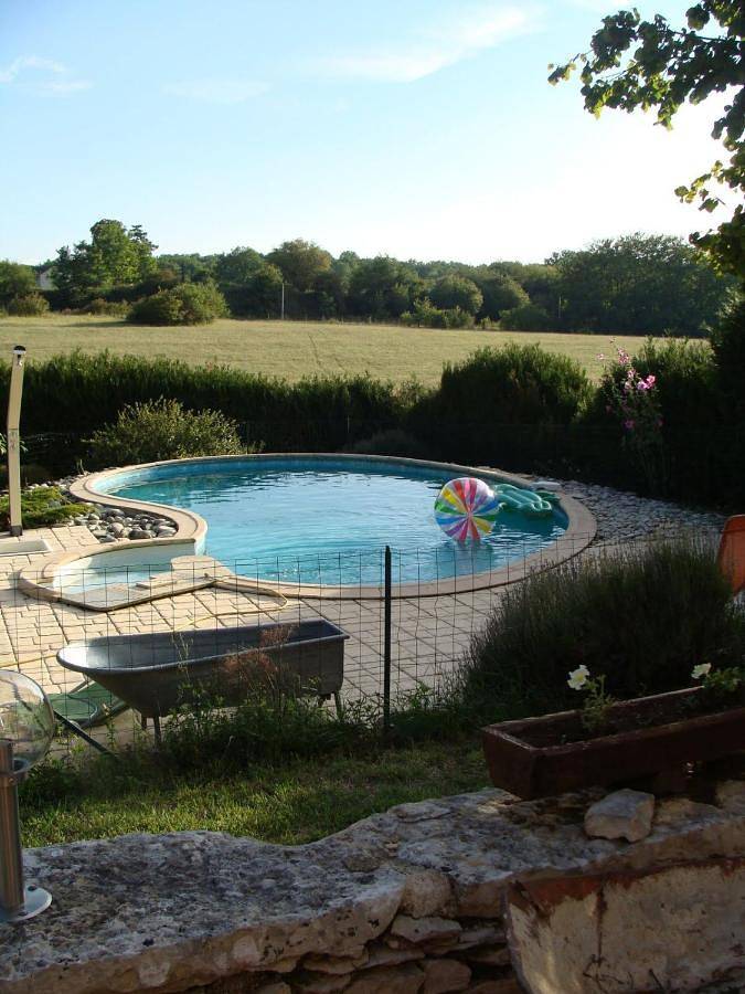 Location de vacances pour 6 personnes, avec vue et piscine ainsi que jardin et terrasse à Thenon - 3
