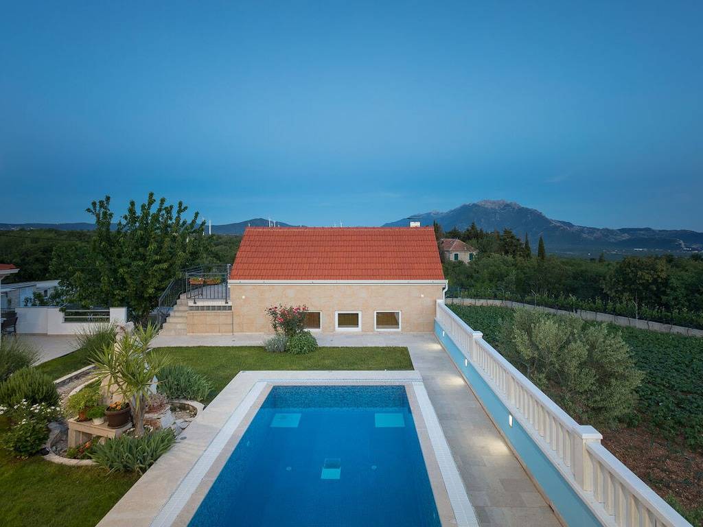 Villa Delic 8+2 Personen in Dalmatinisches Zagora