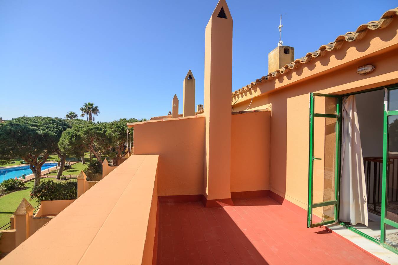 Ferienhaus "Marisa" mit Pool, Garten, Terrasse, Balkon und Wlan in Sancti Petri, Chiclana de la Frontera