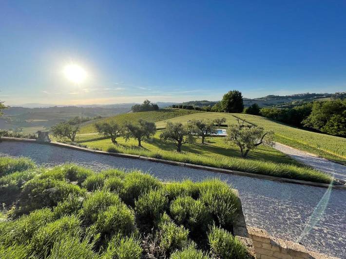 Gîte pour 2 personnes, avec vue ainsi que jardin et piscine à Petritoli - 3