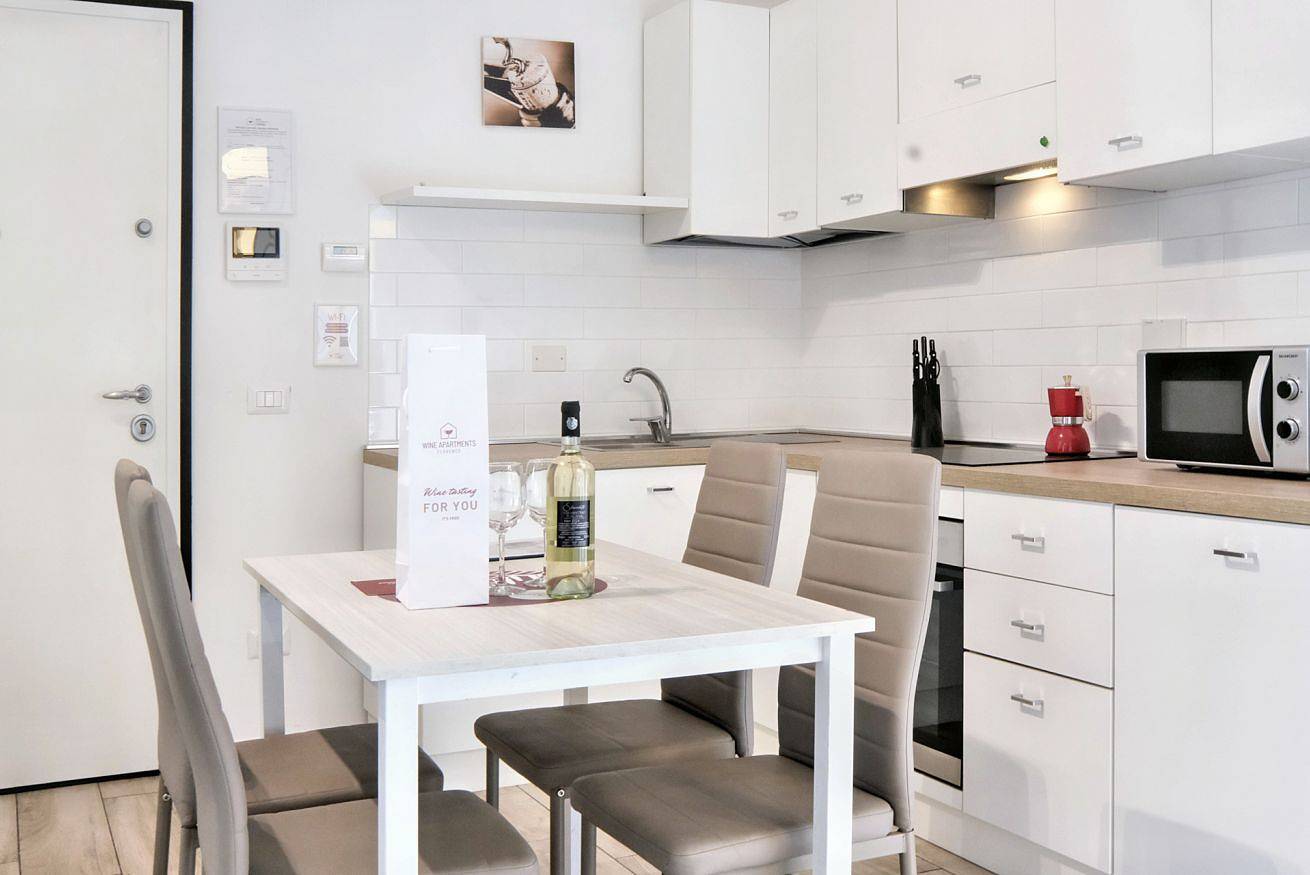 Entire apartment, Wine Apartments Florence Bardolino in Florence, Florence Province