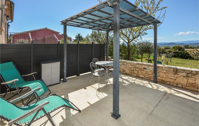 Location de vacances pour 4 personnes, avec terrasse ainsi que piscine et jardin à Barjac - 4