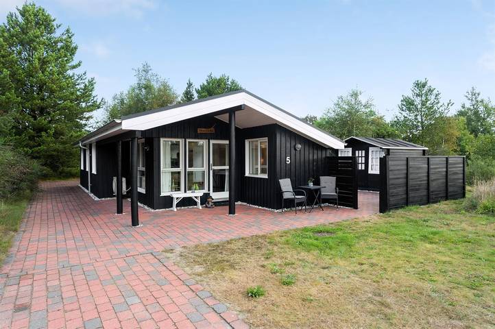 Feriehus for 4 personer, med terrasse og hage, dyr tillatt i Sæby